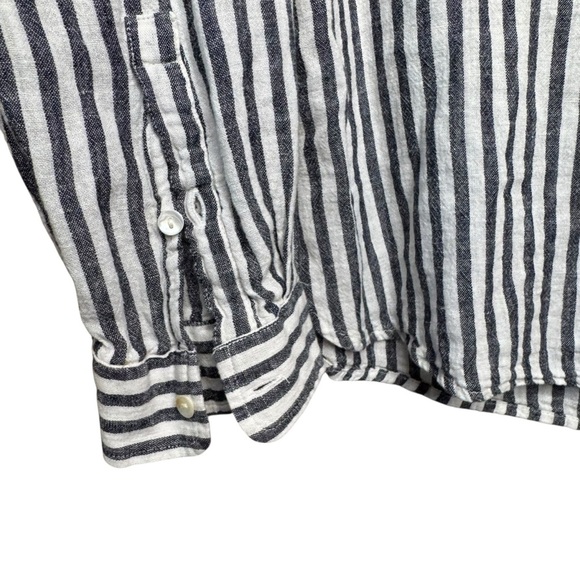 Lucky Brand 2024 Top Women’s Large White Gray Striped Henley 1/4 Button Down D2 - Picture 5 of 11